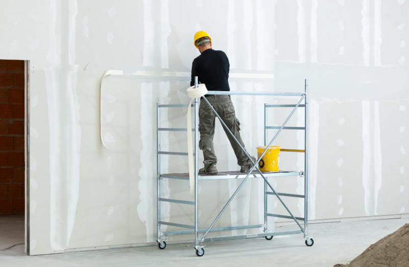 Consolider mur en pierre qui penche